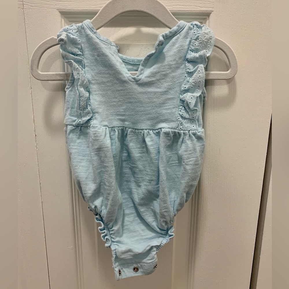 GAP Ruffled Bodysuit - Picture 2 of 2